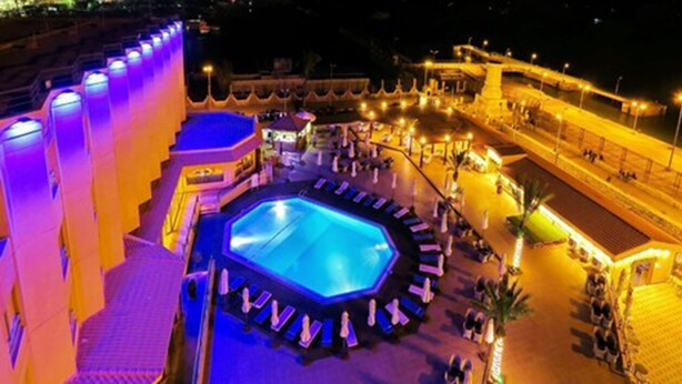 Piscina externa sazonal