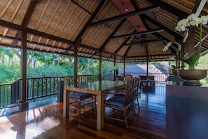 Villa, 2 Schlafzimmer, eigener Pool (with Special Deal) | Eigene Kochnische | Kühlschrank, Mikrowelle, Herdplatte, Wasserkocher mit Kaffee-/Teezubehör