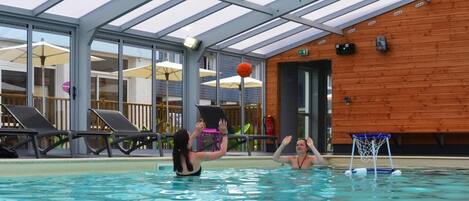 Indoor pool, pool loungers