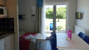 1 bedroom, bed sheets, wheelchair access