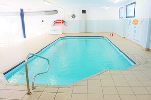 Innenpool, Liegestühle