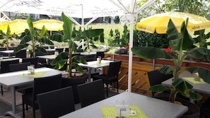 Breakfast, dinner served; Regional cuisine, al fresco dining