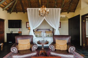 Superior Double Room, Private Pool | 1 bedroom, premium bedding, minibar, in-room safe - Hitgeheim Country Lodge & Eco Reserve (Addo)