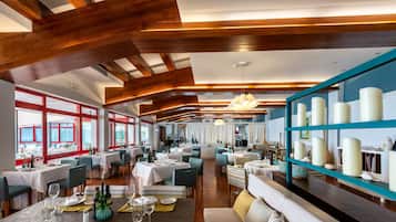 Daily buffet breakfast (EUR 21 per person)