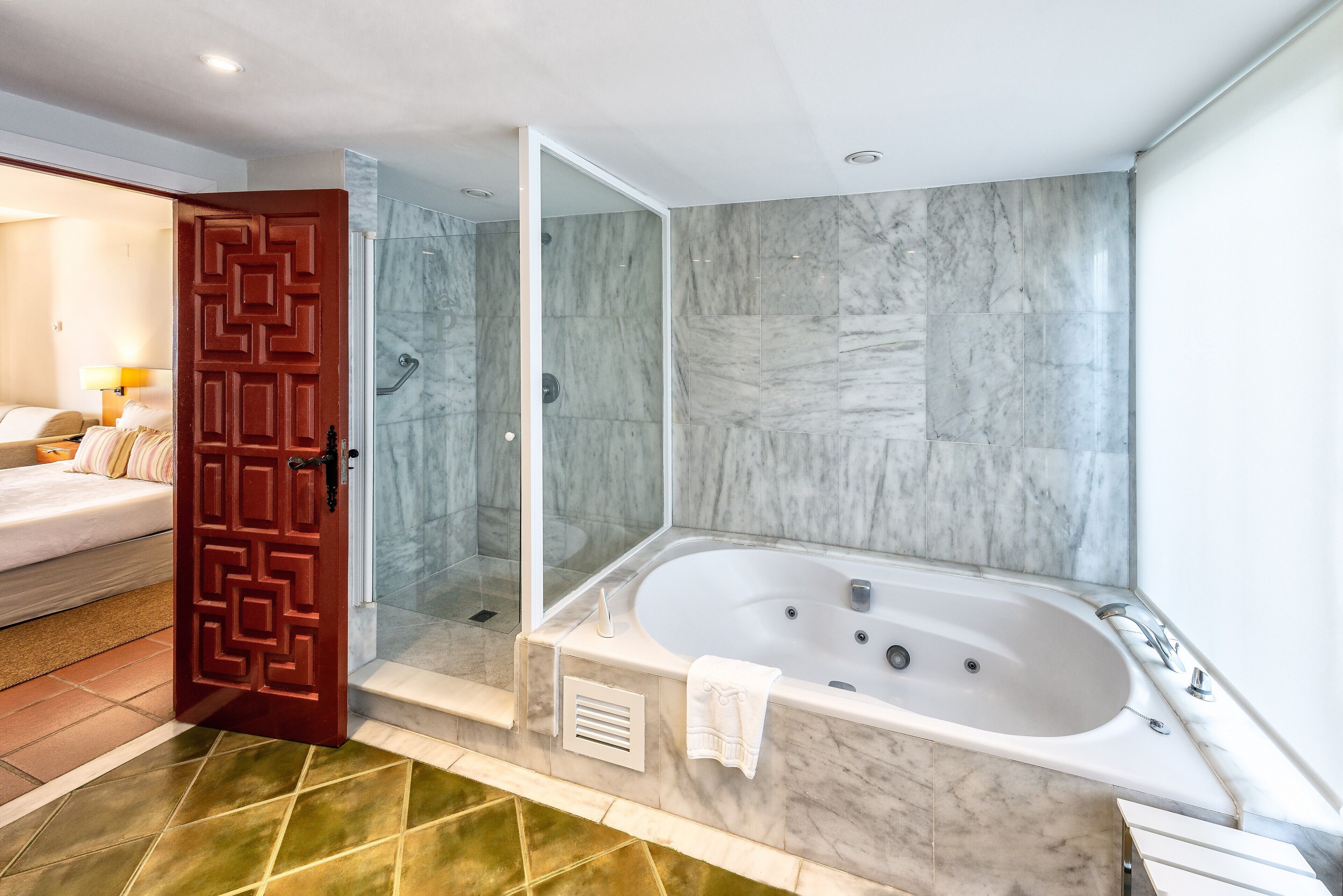 superior twin room | bathroom | free toiletries, hair dryer, towels