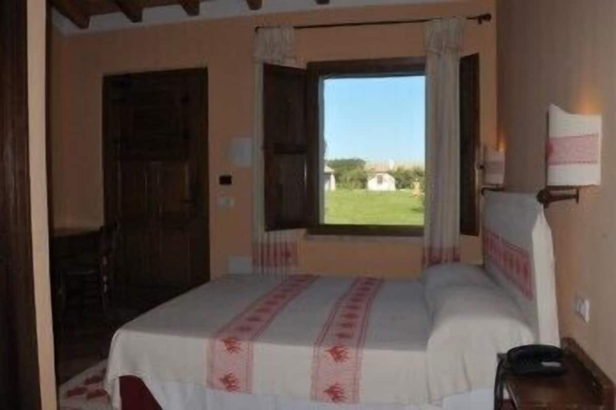 In-room safe, soundproofing, WiFi (free), bed sheets
