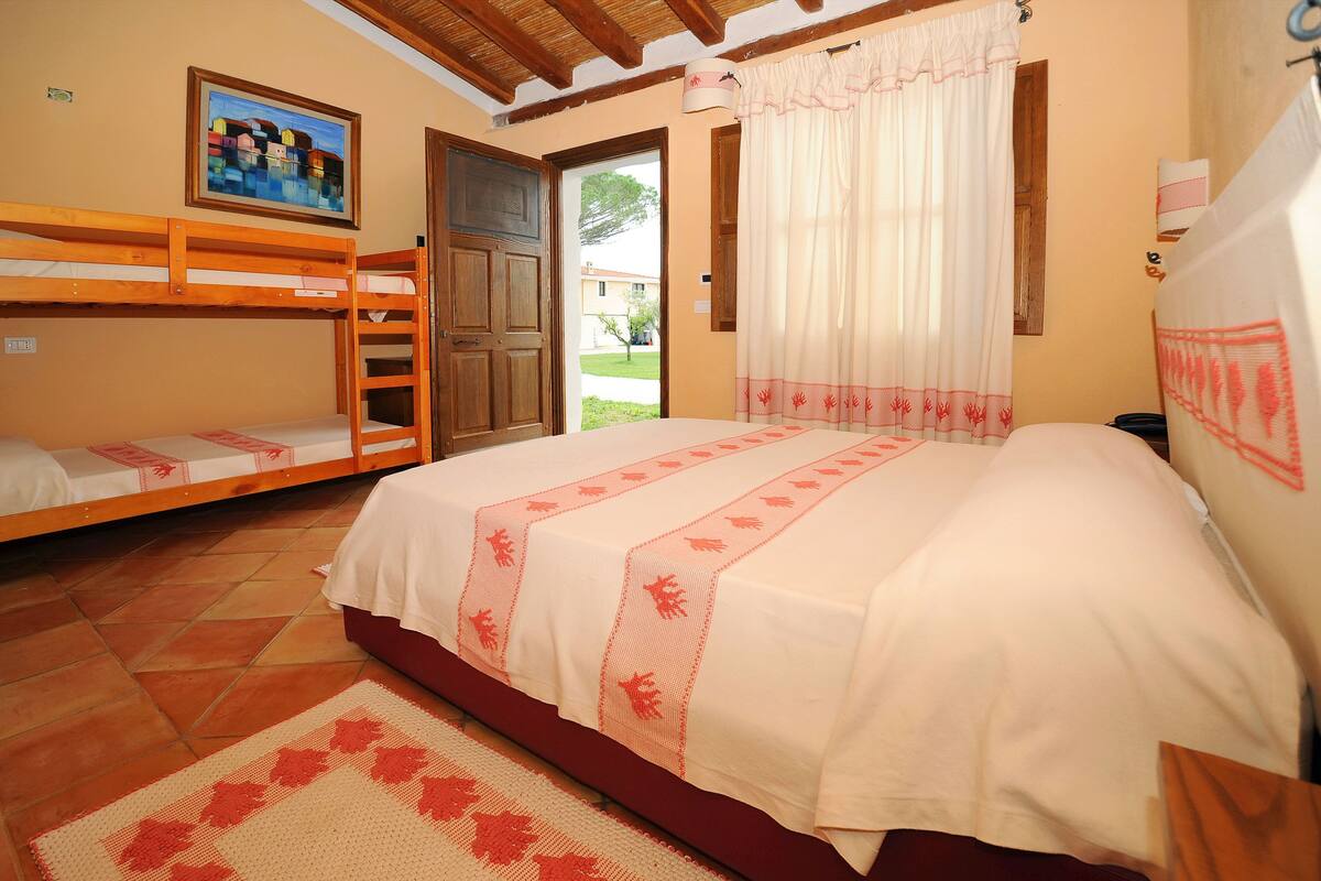 In-room safe, soundproofing, WiFi (free), bed sheets