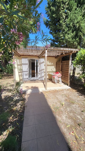 Chaumière, 2 chambres (5 Pers) | Terrasse/patio