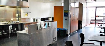 Base Brisbane Embassy - Hostel