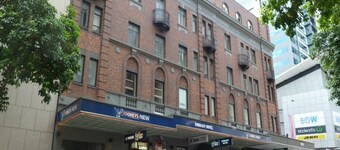 Base Brisbane Embassy - Hostel