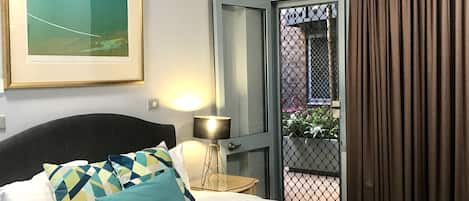 Premium bedding, in-room safe, desk, blackout drapes