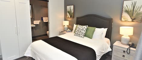 Familienzimmer, Balkon | Hochwertige Bettwaren, Zimmersafe, Schreibtisch, Verdunkelungsvorhänge