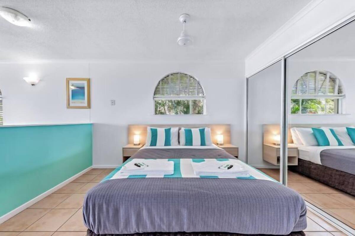 Blackout drapes, soundproofing, iron/ironing board, WiFi (free)