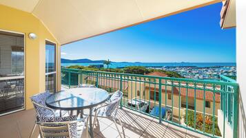 Standard Apartment, 3 Bedrooms, Ocean View | Balcony view