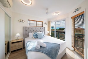 Appartamento Standard, 2 camere da letto, balcone, vista oceano | Tende oscuranti, insonorizzazione, ferro/asse da stiro