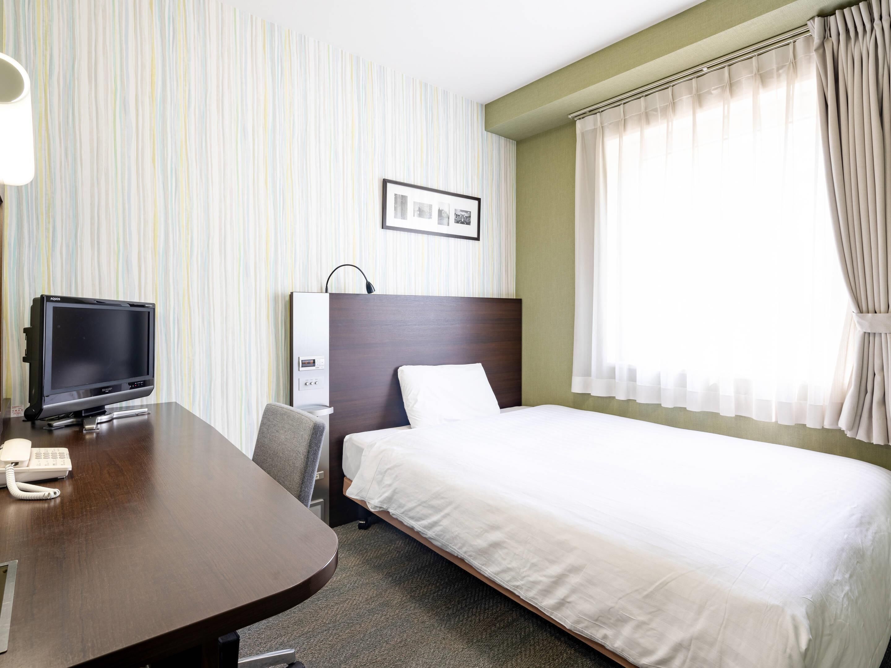 Economy Double Room | Desk, blackout drapes, soundproofing, free WiFi