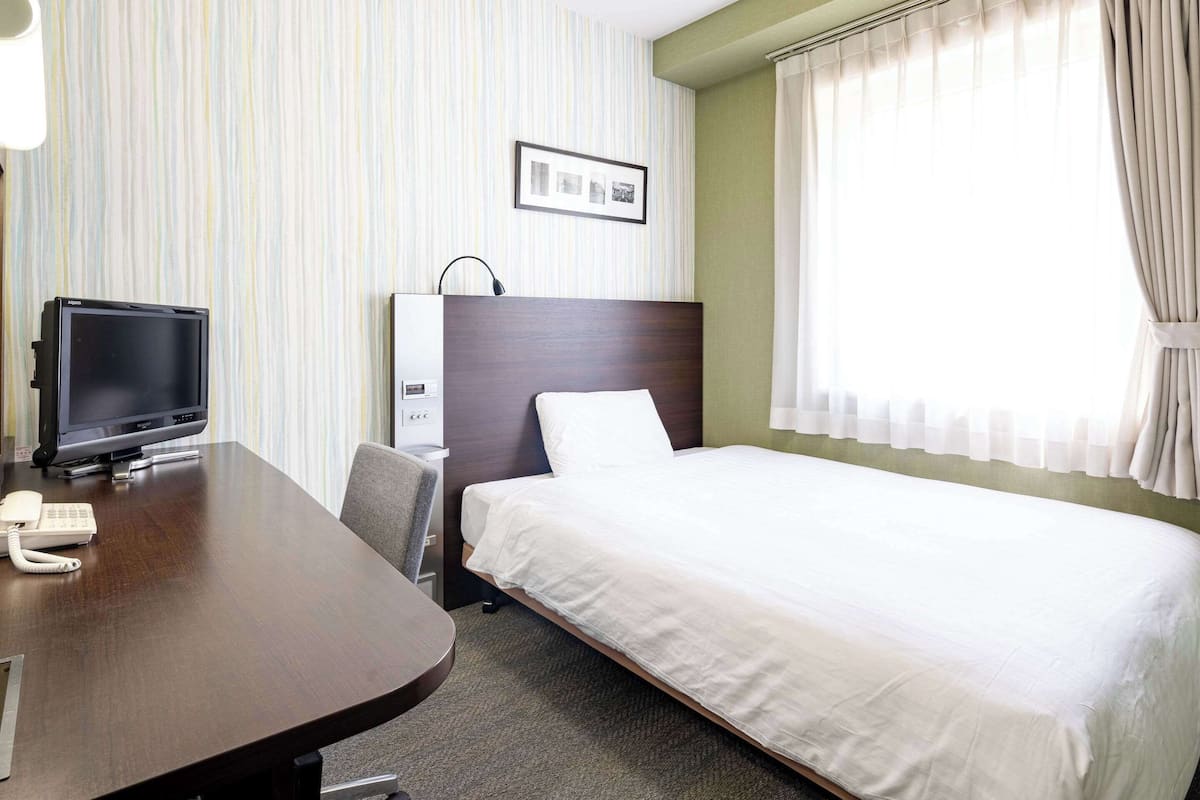 Economy-Doppelzimmer | Schreibtisch, Verdunkelungsvorhänge, schallisolierte Zimmer