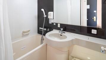 Værelse - 2 enkeltsenge - ikke-ryger | Badeværelse | Kombination af bruser/badekar, dybe badekar, hårtørrer, hjemmesko