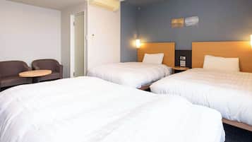 Habitación, varias camas, no fumadores | Ropa de cama de alta calidad y escritorio