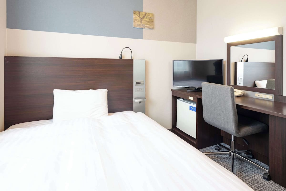 Tweepersoonskamer, niet-roken | Luxe beddengoed, een bureau, een laptopwerkplek