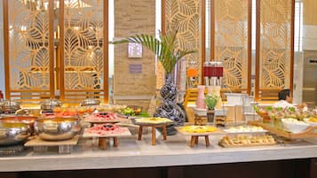 Se sirven desayunos, almuerzos, cenas y cocina internacional