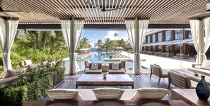 Beach views, serves lunch and dinner - Park Hyatt Maldives Hadahaa (Hadahaa)