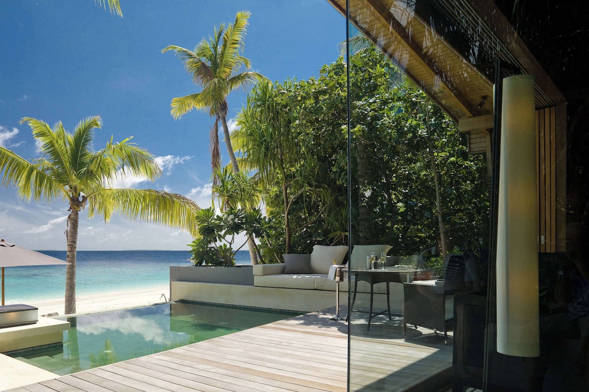 Villa, acceso a la alberca (Beach Access) | Ropa de cama de alta calidad y minibar