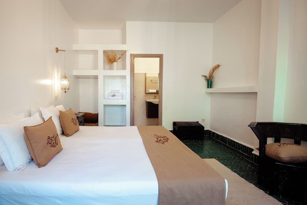 Doppia Standard | Biancheria da letto ipoallergenica, minibar, con stile personalizzato