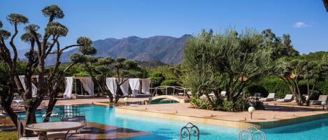 Outdoor pool, open 9:00 AM to 7:30 PM, pool umbrellas, pool loungers