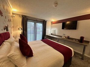 Executive Double Room | Desk, iron/ironing board, free WiFi - Sporting Lodge Inns Middlesbrough (Stockton-on-Tees)
