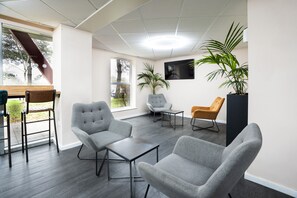 บริเวณนั่งเล่นที่ล็อบบี้