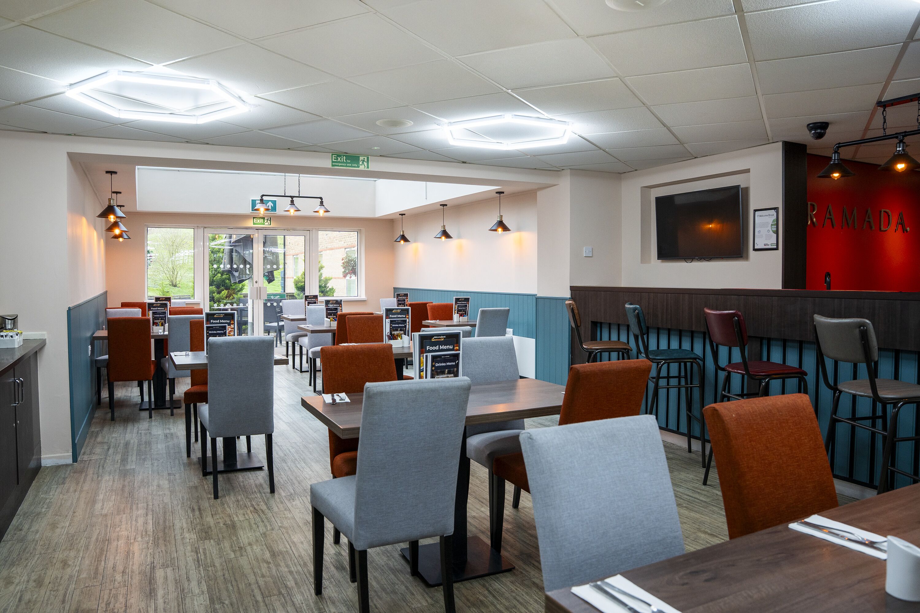 تقديم الإفطار