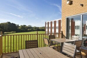 Bar (on property) - Ramada by Wyndham Milton Keynes (Newport Pagnell)