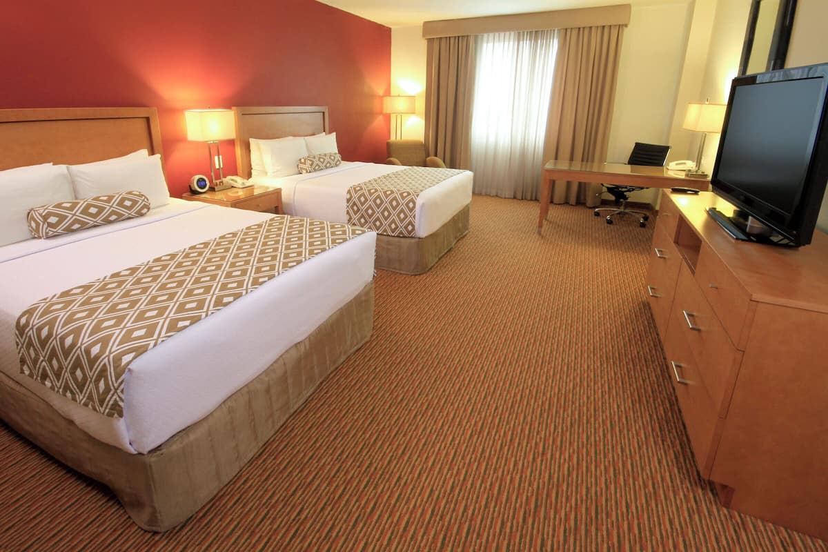 Premium Room | In-room safe, desk, blackout drapes, soundproofing