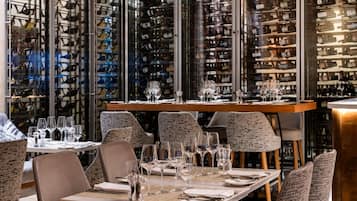 Frokost, lunsj og middag serveres, italienske retter, uteservering