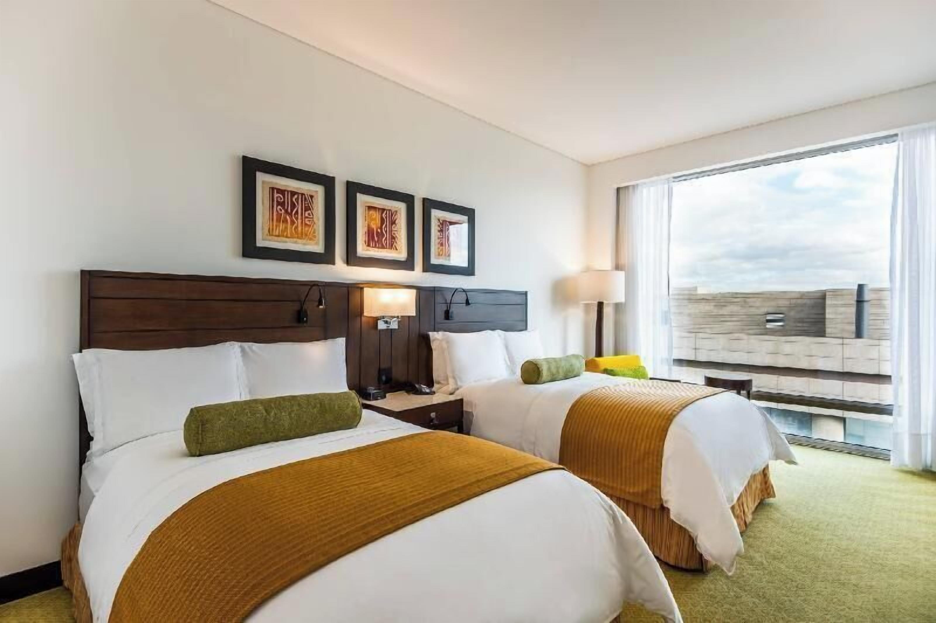 Egyptian cotton sheets, premium bedding, down comforters, pillowtop beds