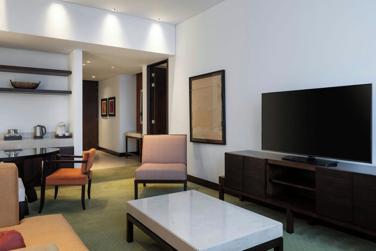 Junior-Suite, 1 Schlafzimmer, Nichtraucher | Bettwäsche aus ägyptischer Baumwolle, hochwertige Bettwaren