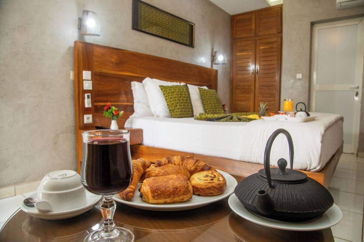 Superior Room | 15 bedrooms, desk, laptop workspace, blackout drapes