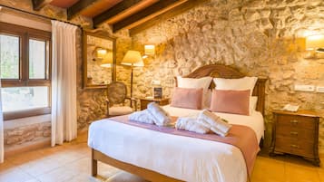 Hypoallergeen beddengoed, een kluis op de kamer, een bureau