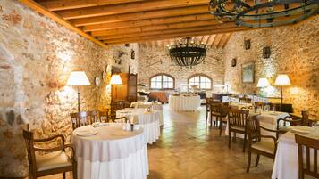 Daily buffet breakfast (EUR 16 per person)