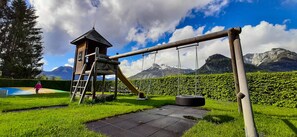 Children’s play area – outdoor