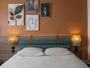 Room, 1 Double Bed | Premium bedding, desk, blackout drapes, soundproofing