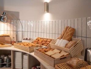 Desayuno buffet todos los días (con cargo)