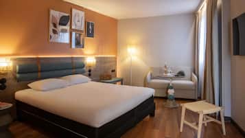 高級寢具、書桌、遮光窗簾/窗簾、隔音