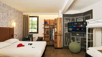 Ropa de cama de alta calidad, colchones con pillow-top y escritorio