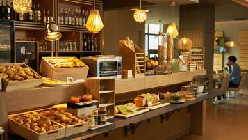 Desayuno buffet todos los días (con cargo)