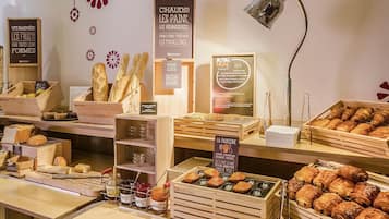 Frokostbuffé hver dag (EUR 12.90 per person)