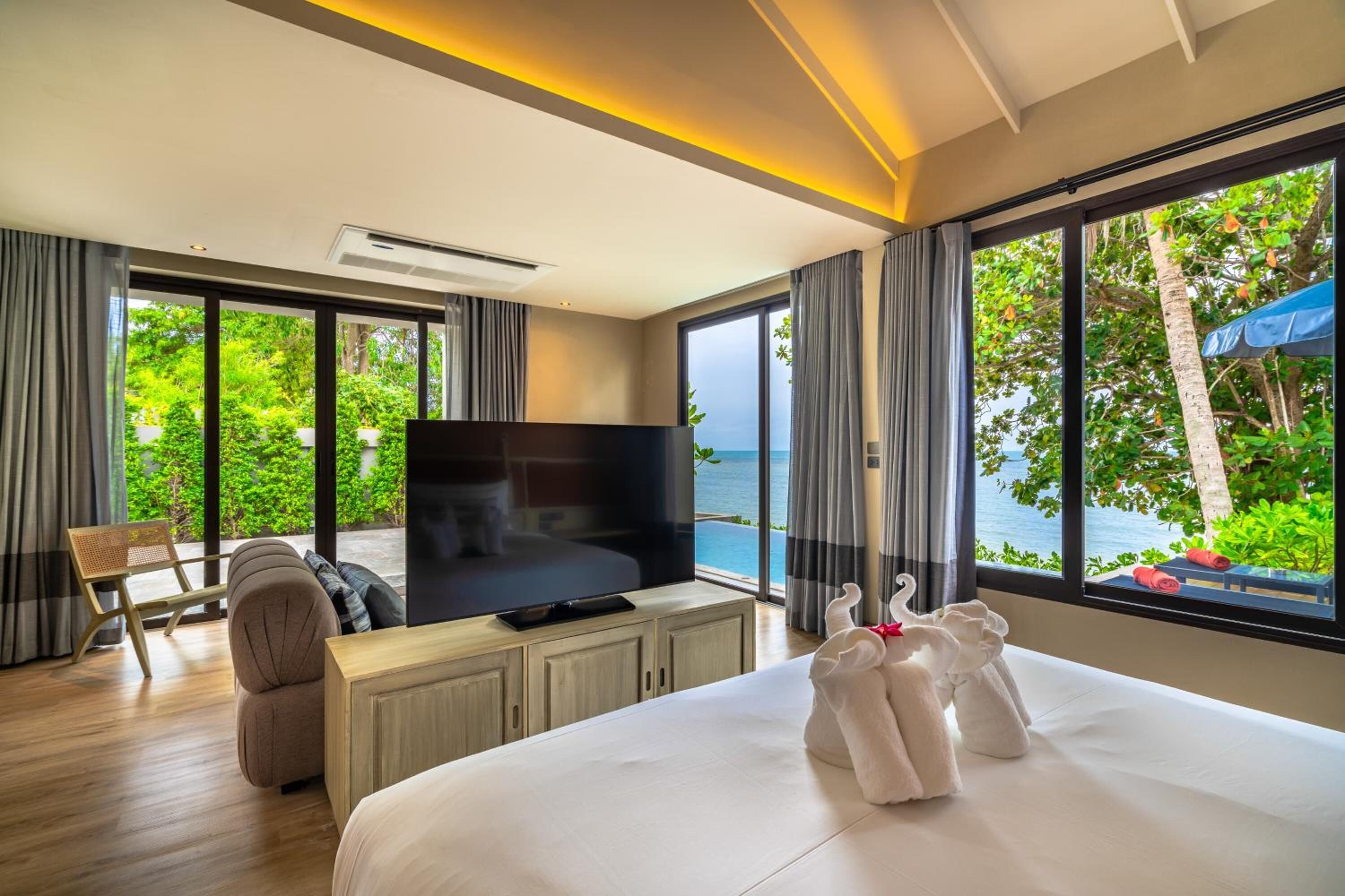 Ropa de cama de alta calidad, camas Select Comfort y minibar 