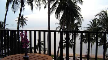 Superior Room, 1 King Bed, Sea View | Premium bedding, Select Comfort beds, minibar, in-room safe