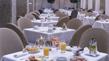 Dagelijks ontbijtbuffet (toeslag)